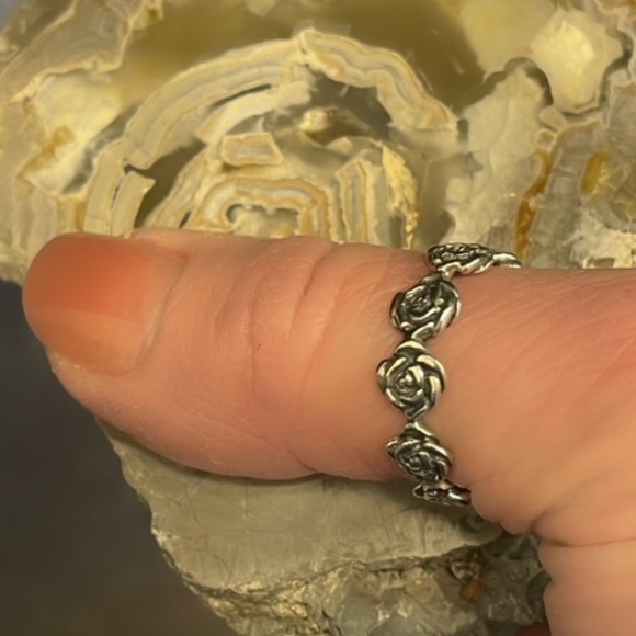 Sterling Silver (925) Rose Bud Ring - Picture 4 of 4